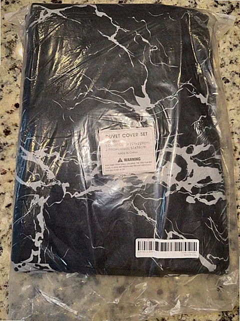Brand New NIP 1 Duvet Cover 90 x 90 Inches ~ 2 Pillow Cases ~ Black with Gray