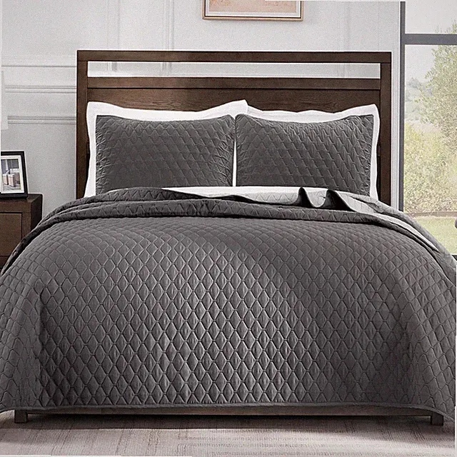 Ultrasonic Reversible Full Queen Quilt Bedding Set with Pillow Shams